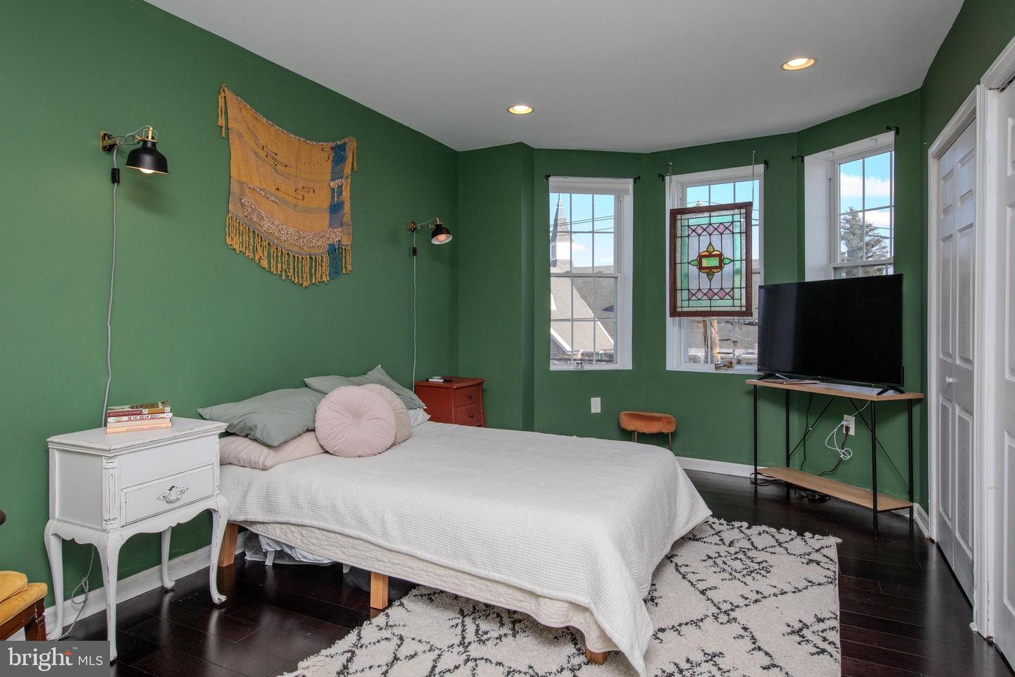 77 E Duval St