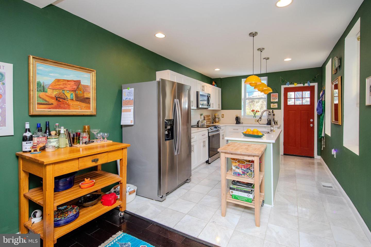 77 E Duval St