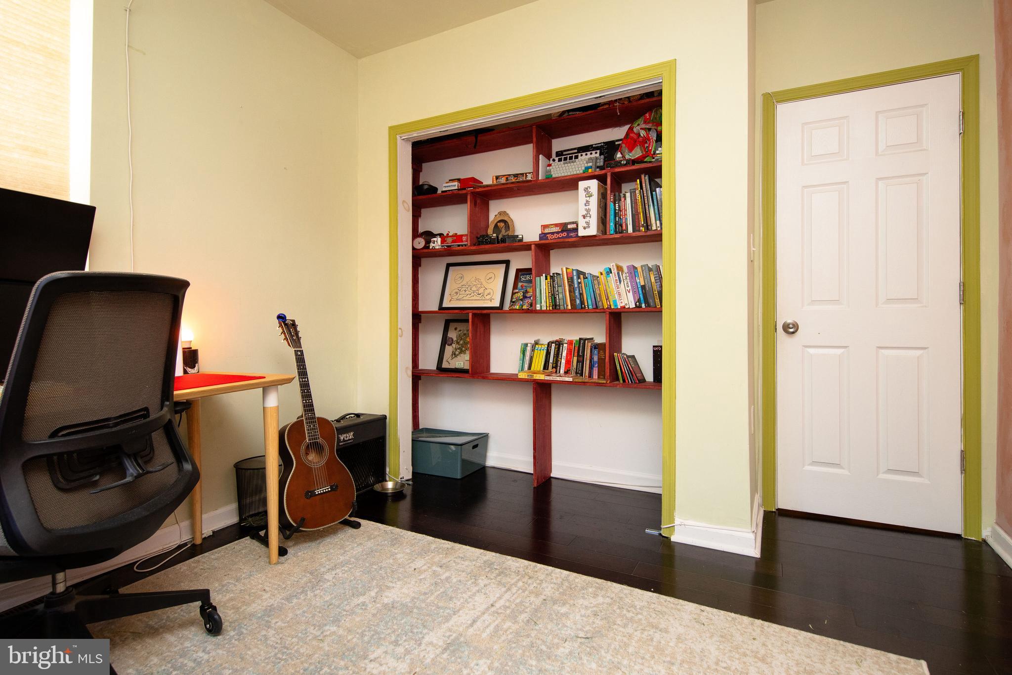 77 E Duval St