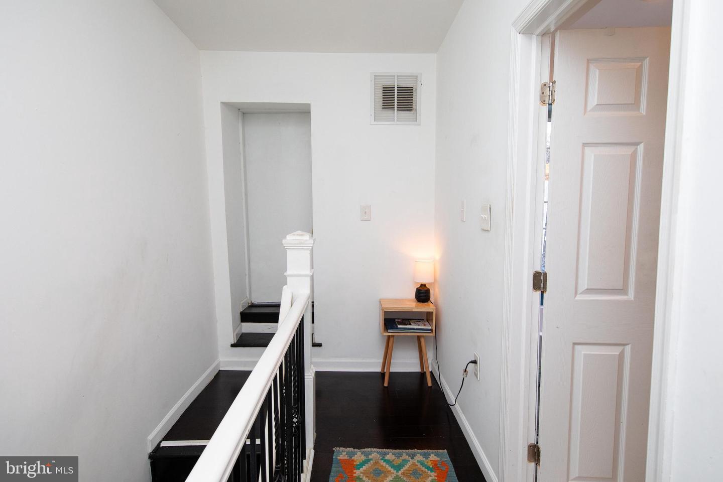 77 E Duval St