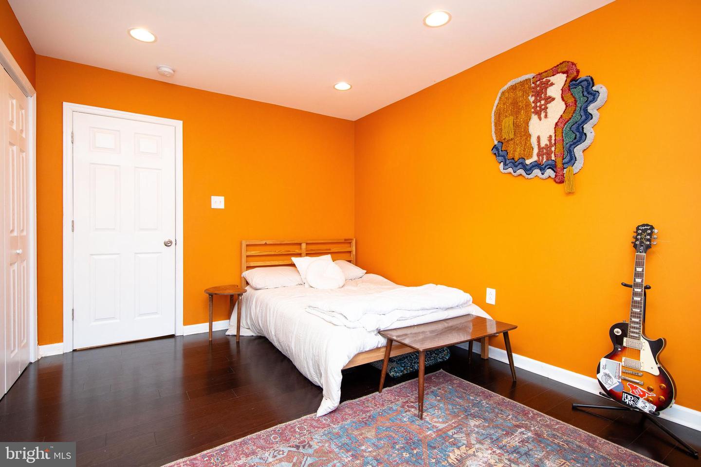 77 E Duval St