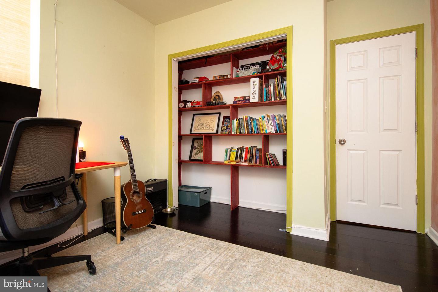 77 E Duval St
