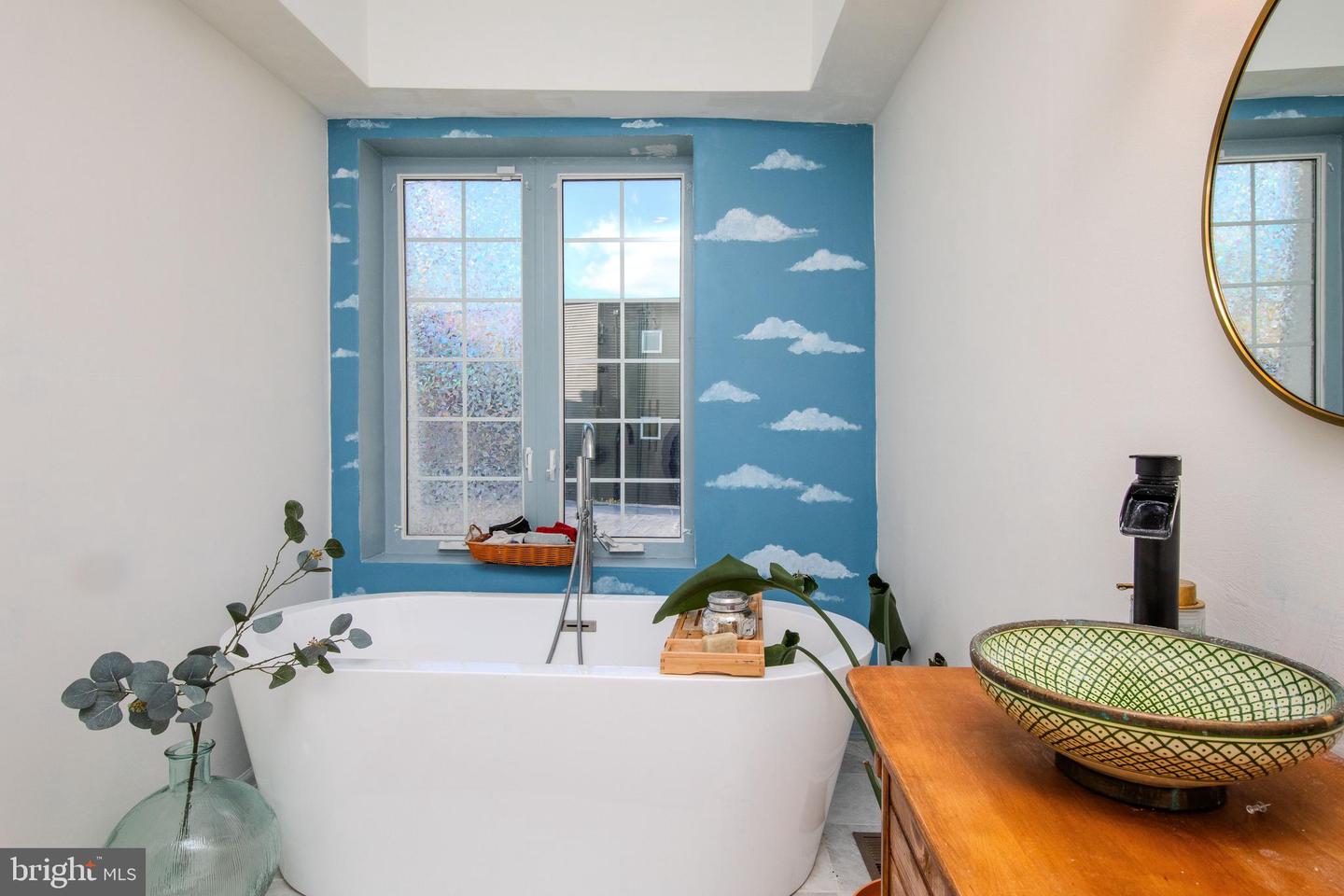 77 E Duval St