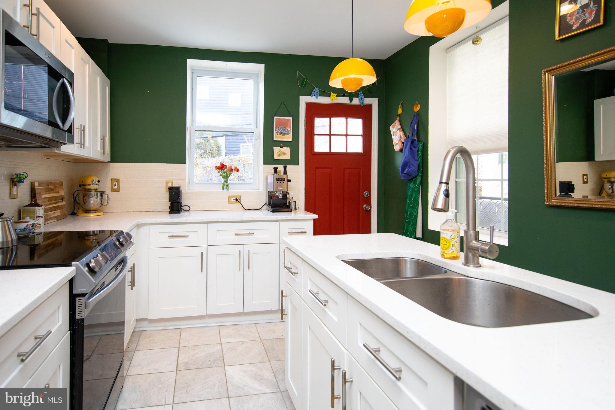 77 E Duval St