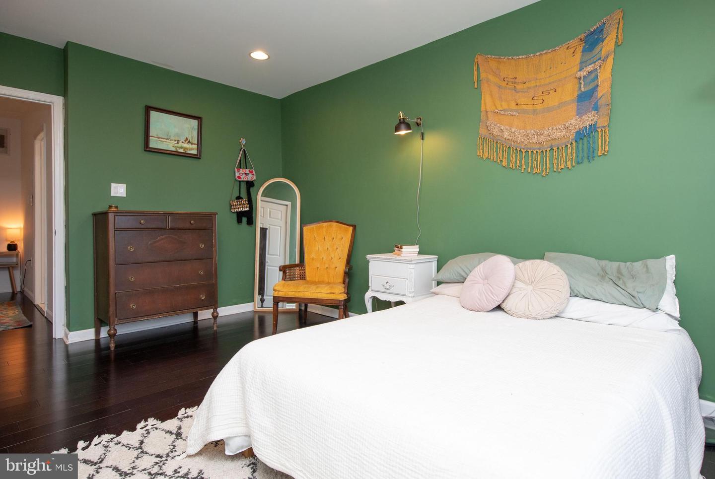 77 E Duval St