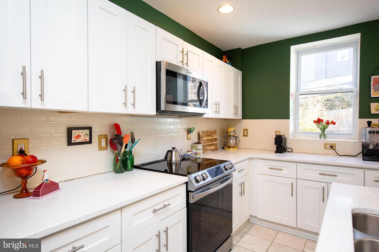77 E Duval St
