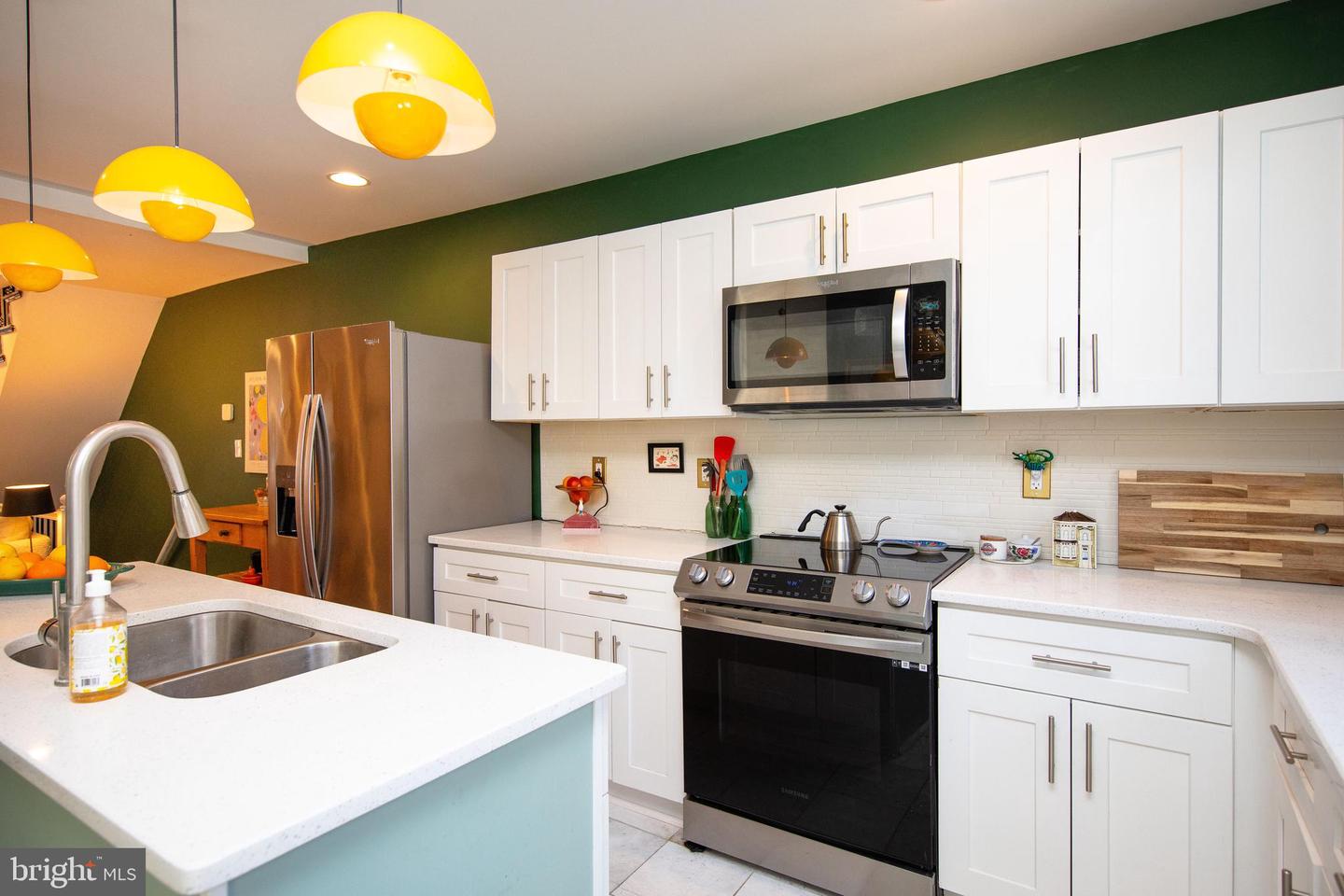 77 E Duval St