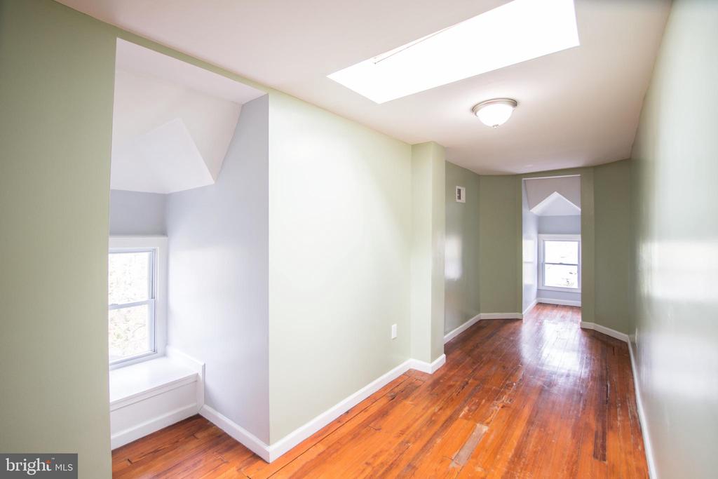 5049 SPRUCE ST #UNIT 3R