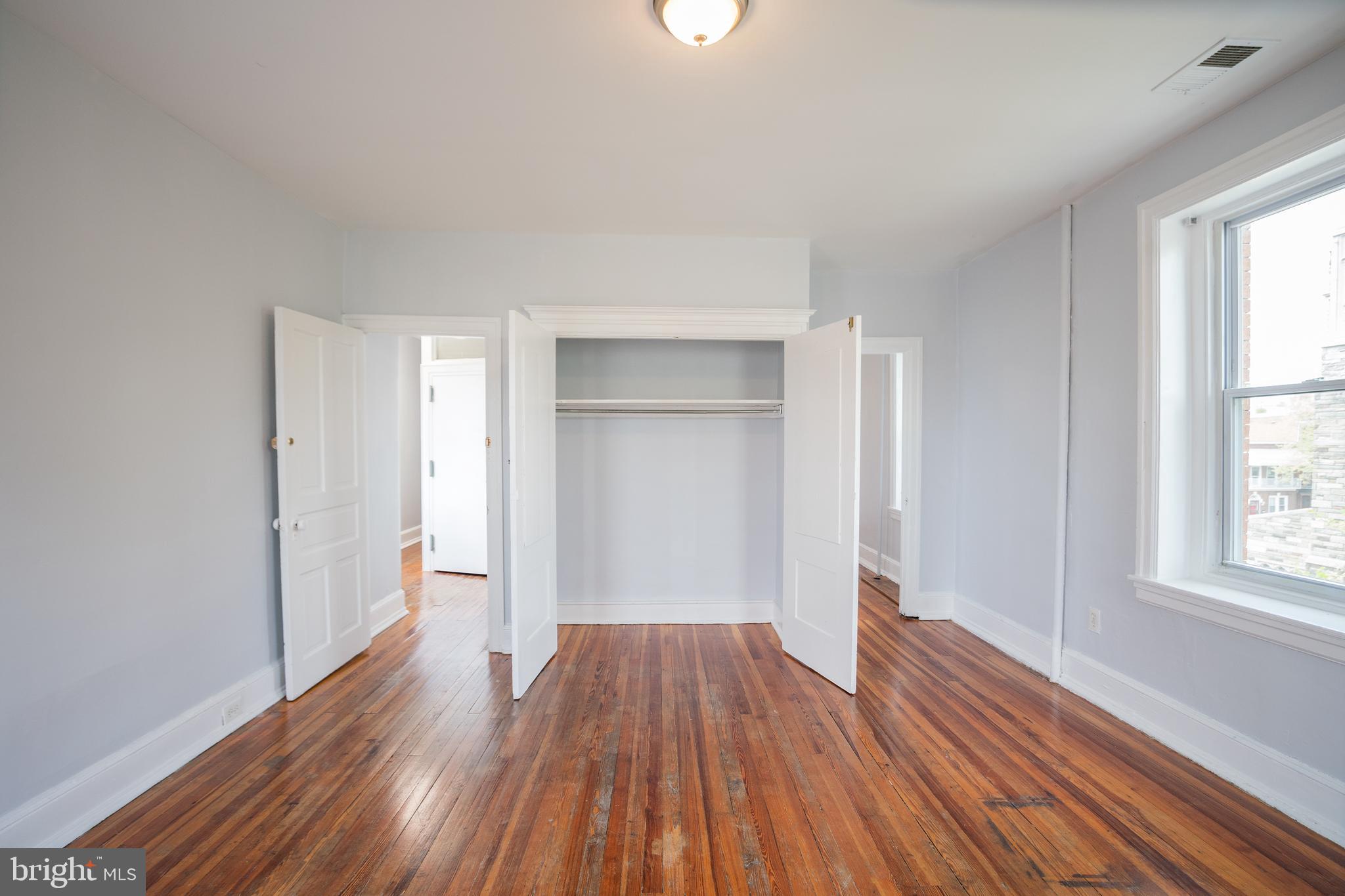 5049 SPRUCE ST #UNIT 3R
