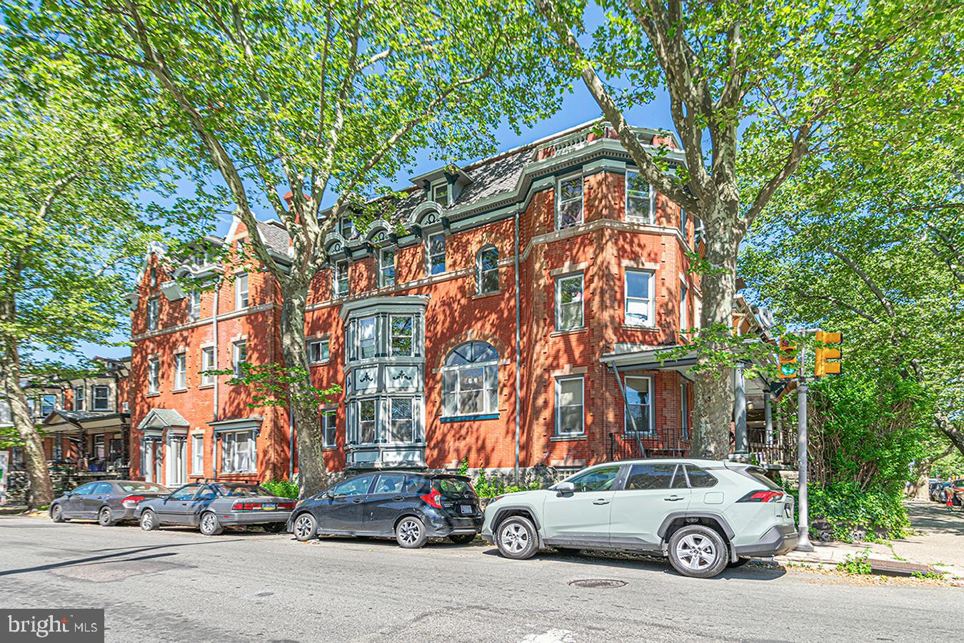 5049 SPRUCE ST #UNIT 3R