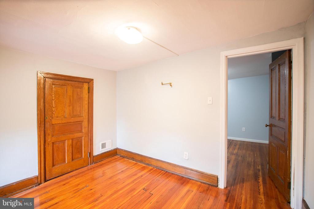 5049 SPRUCE ST #UNIT 3R