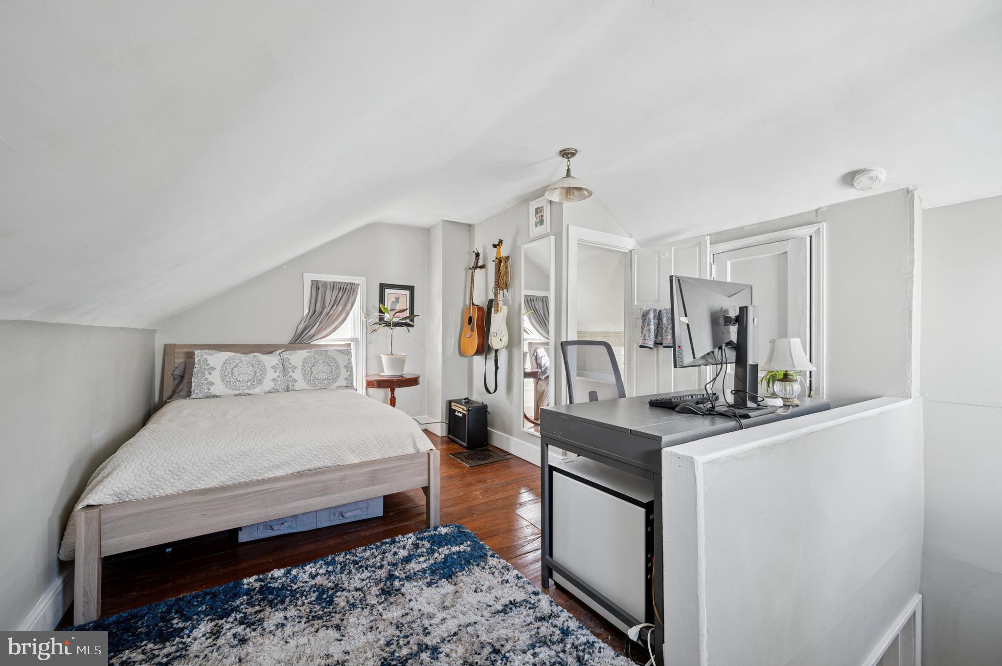 27 W Springfield Ave