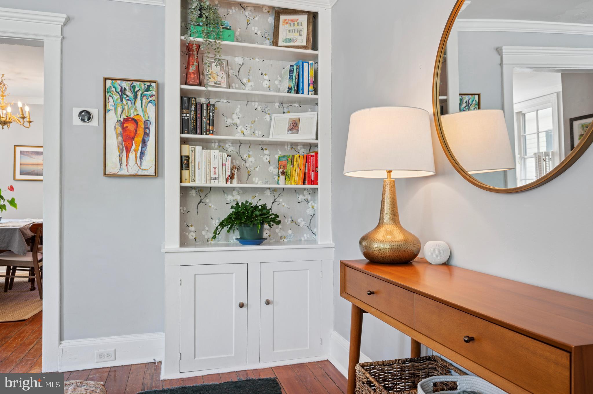 27 W Springfield Ave