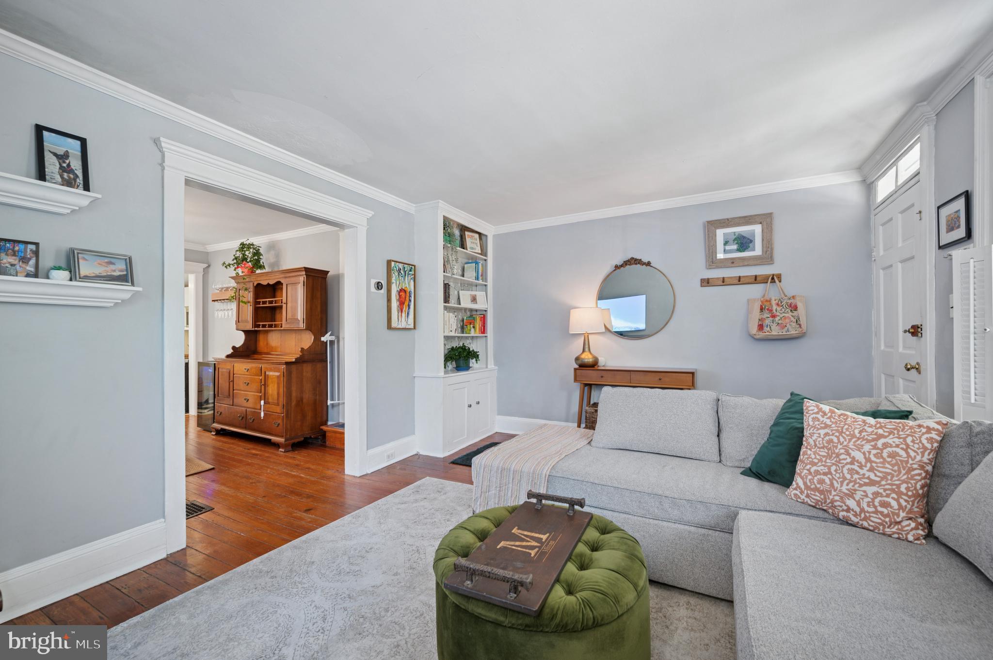 27 W Springfield Ave