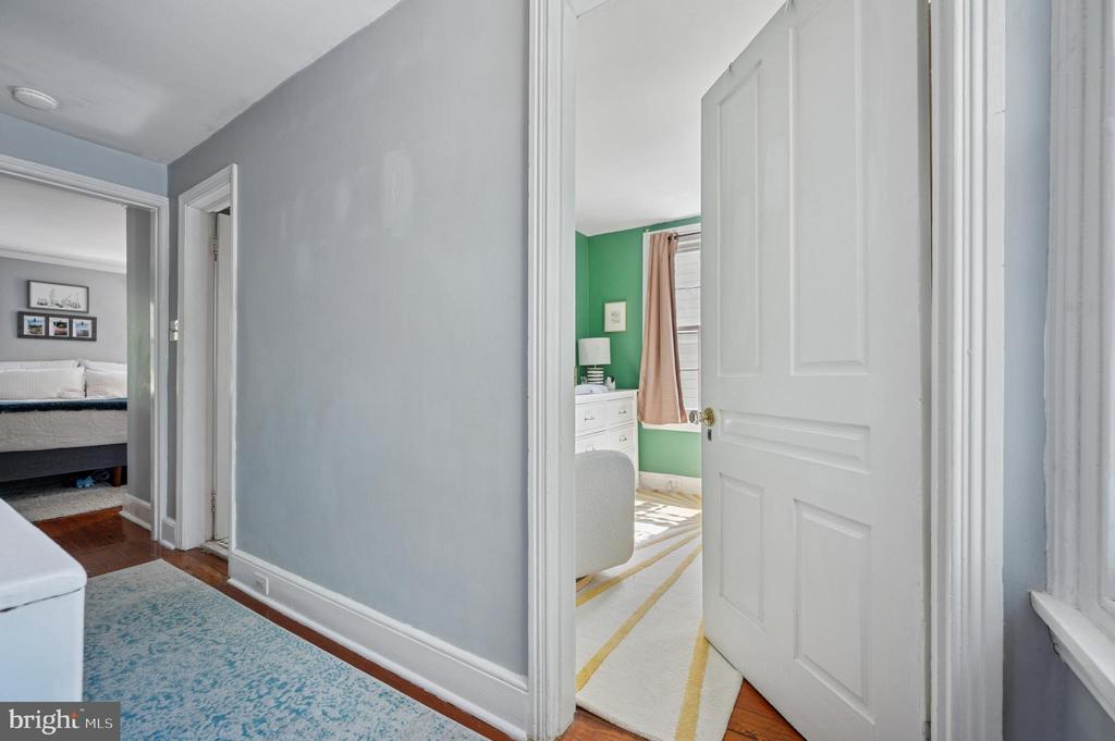 27 W Springfield Ave