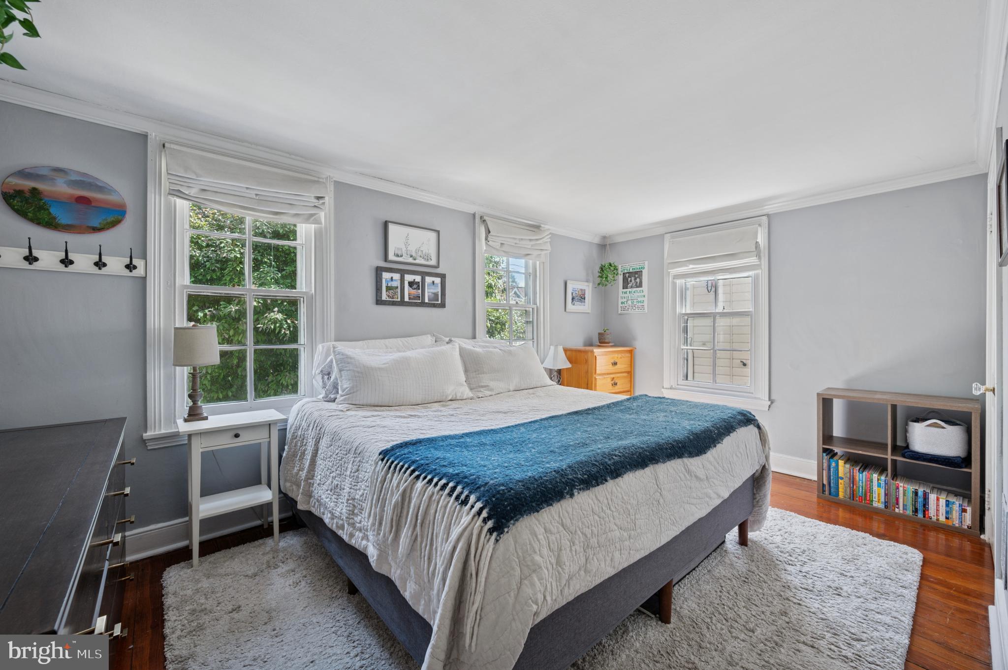 27 W Springfield Ave