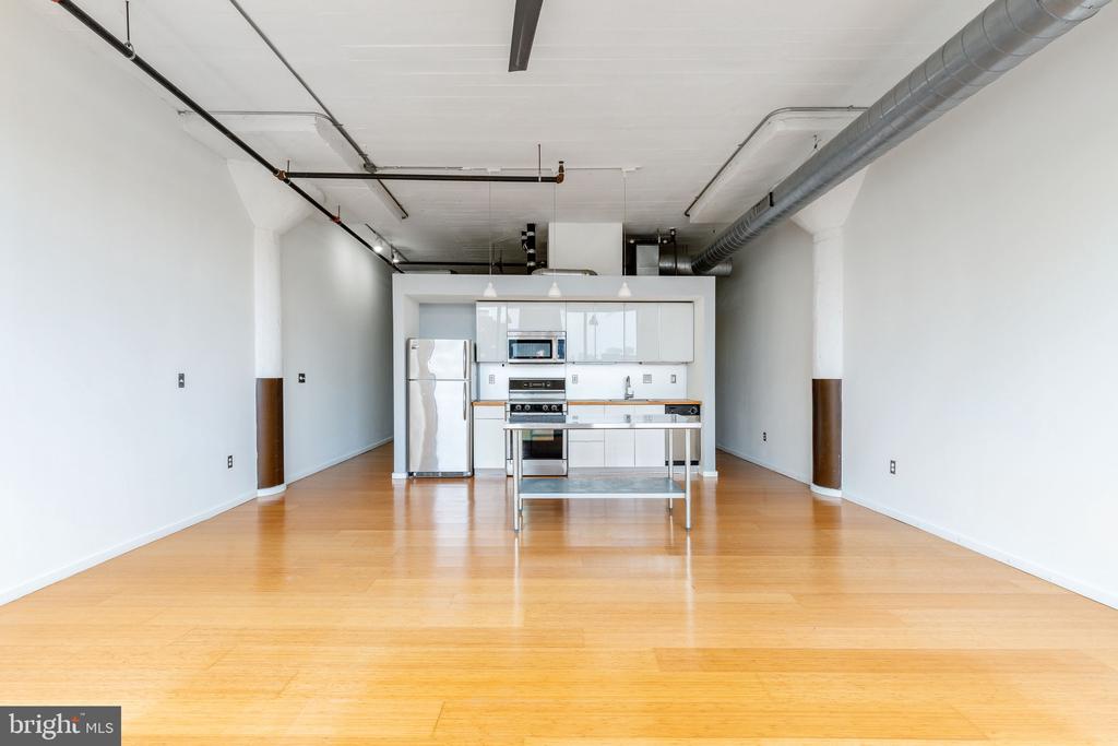 1714 MEMPHIS STREET Unit: 313