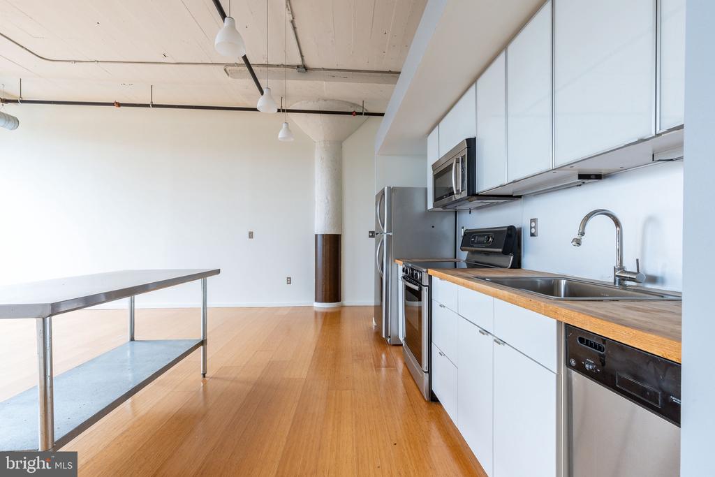1714 MEMPHIS STREET Unit: 313