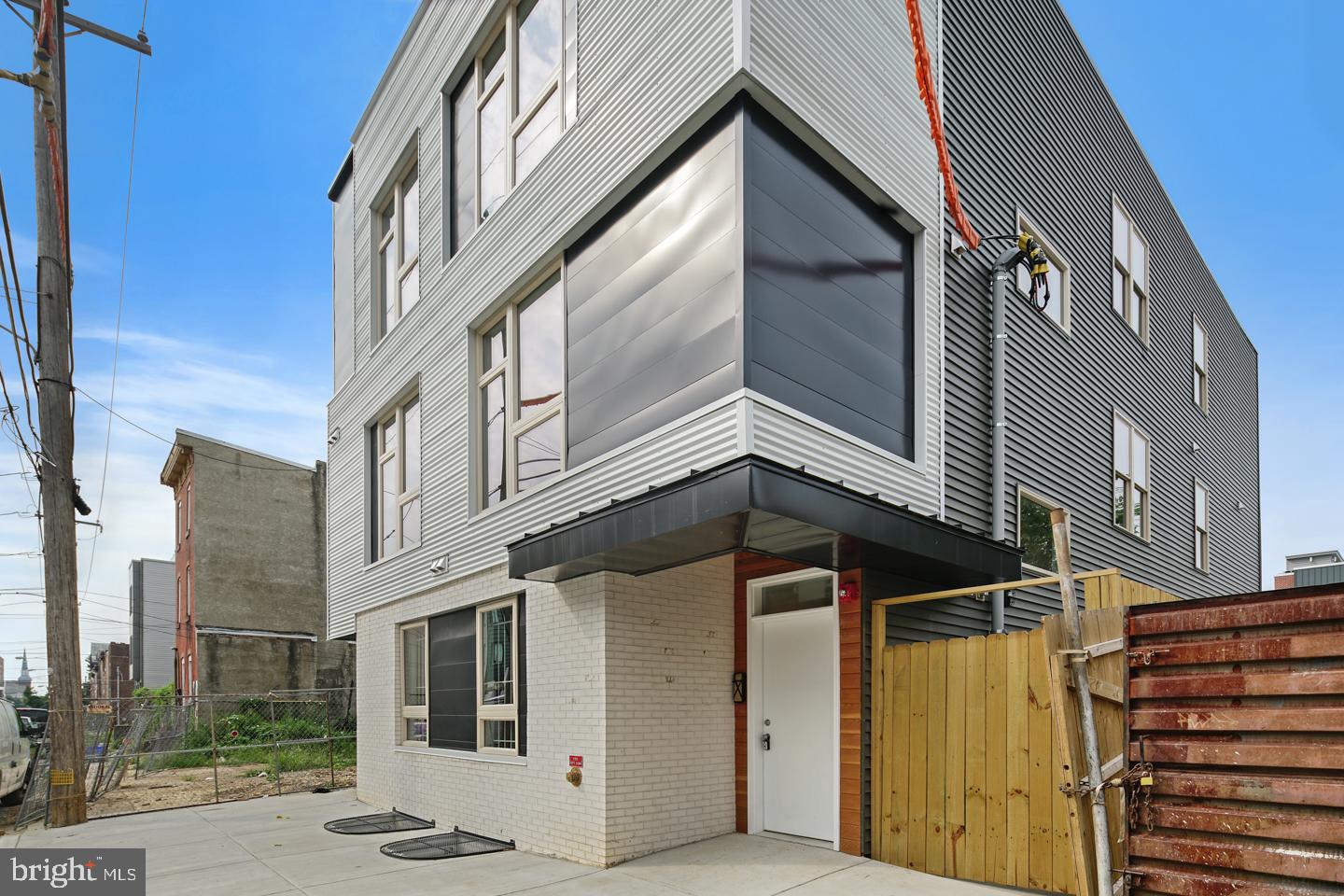 1917 E LETTERLY ST #E