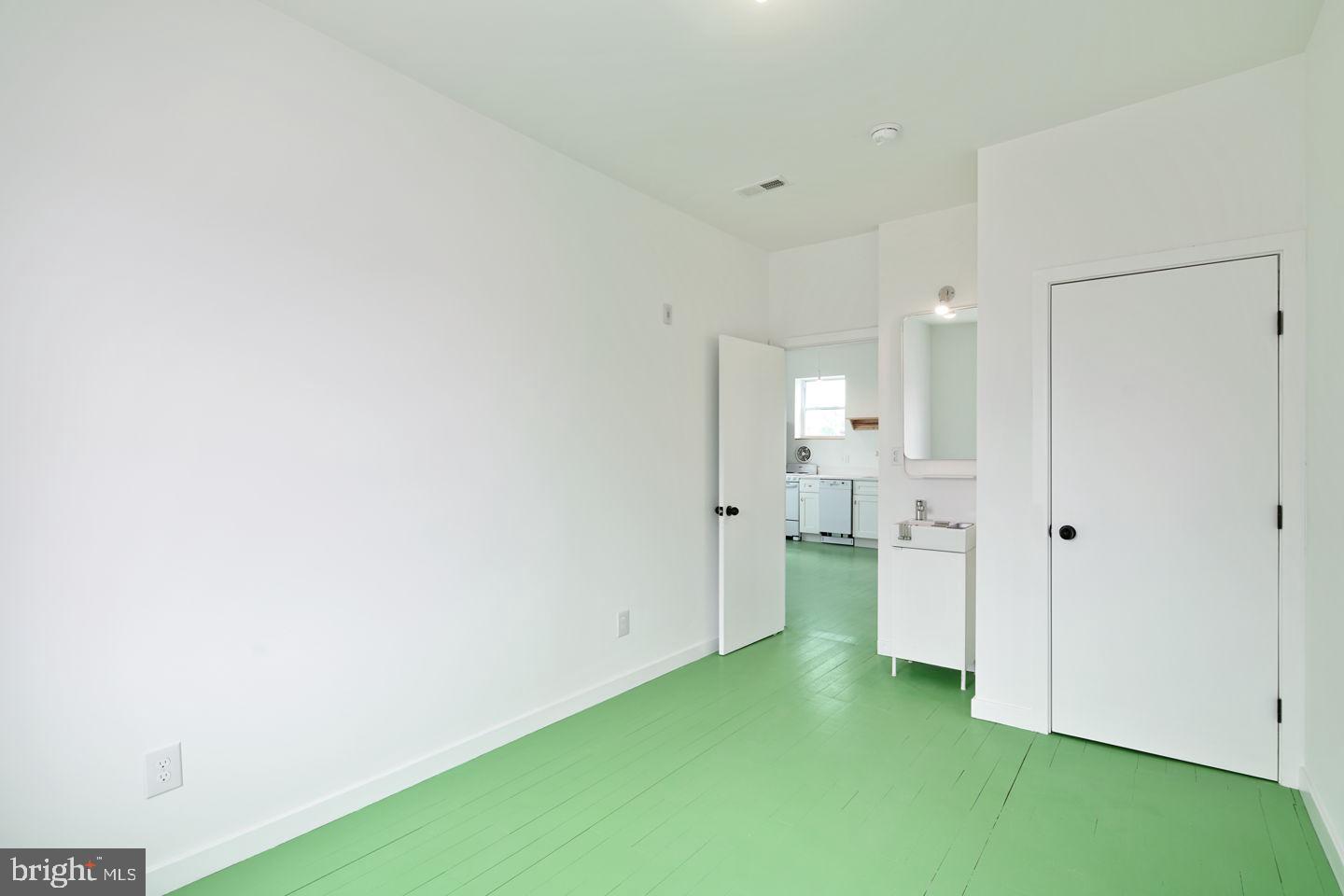 2329 FRANKFORD AVE #D