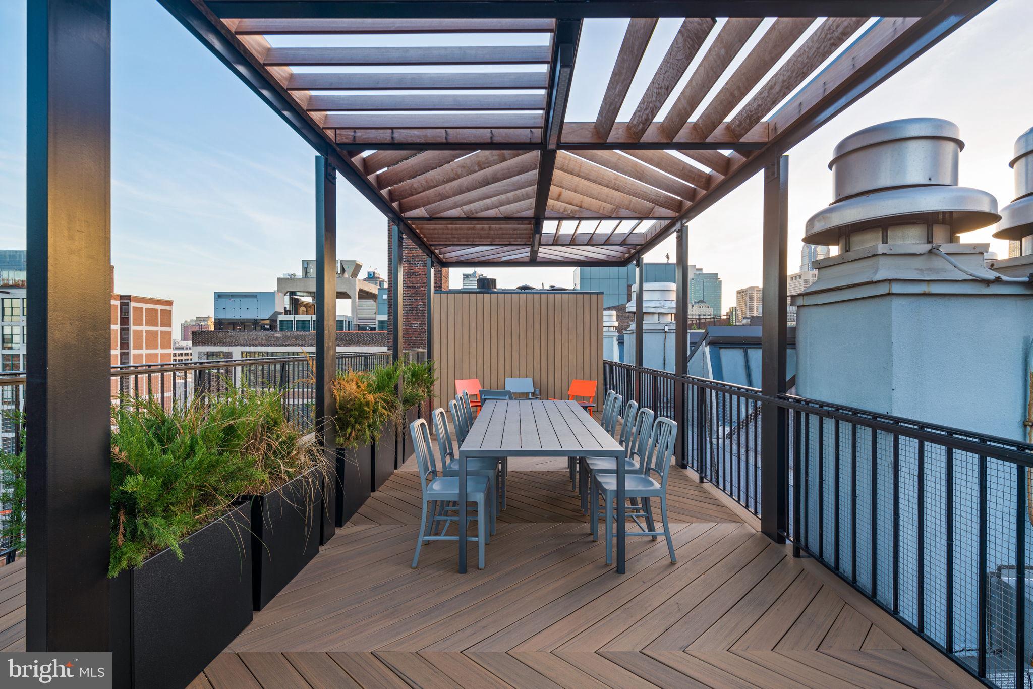 1238 Callowhill St #604