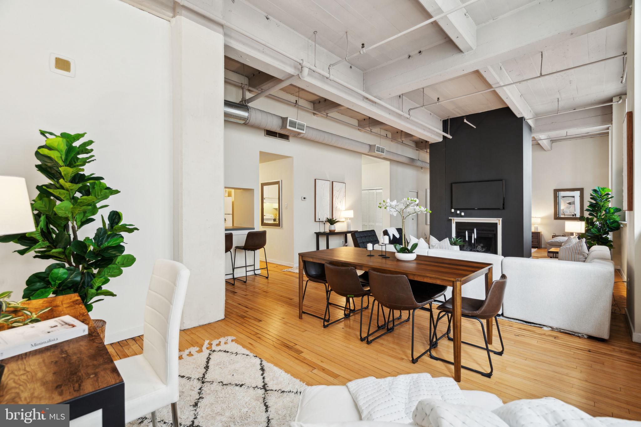 1238 Callowhill St #604