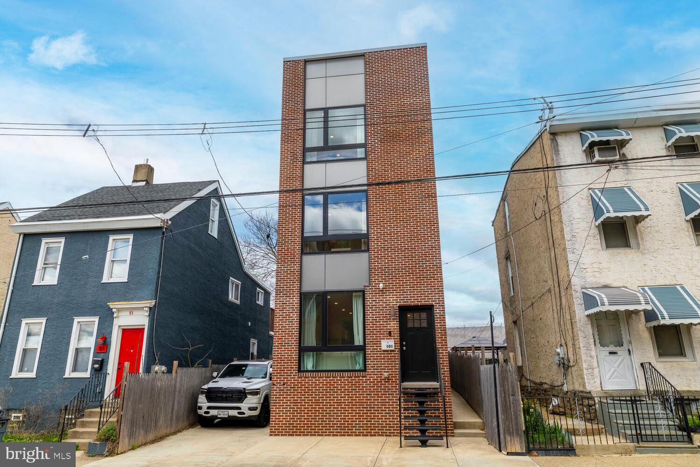 101 E Phil Ellena St