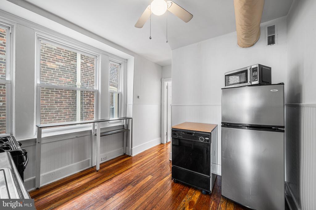 5930 RIDGE AVE #2