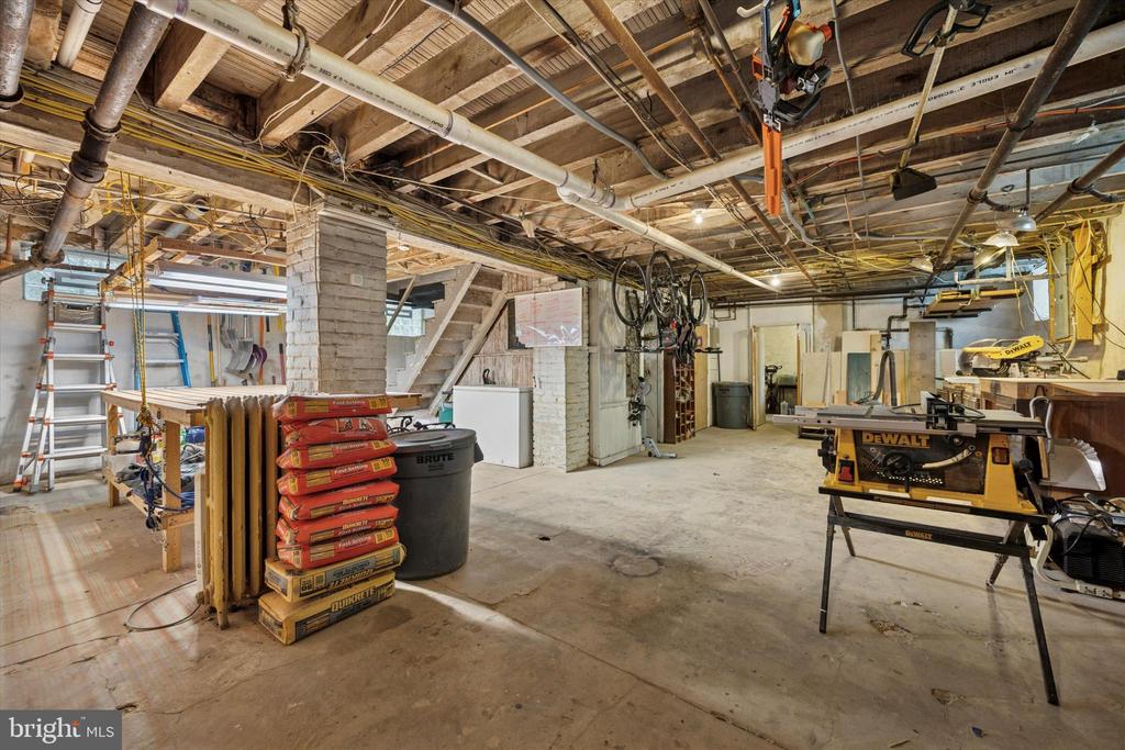 611 W 65th Ave