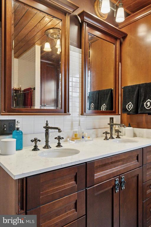 611 W 65th Ave