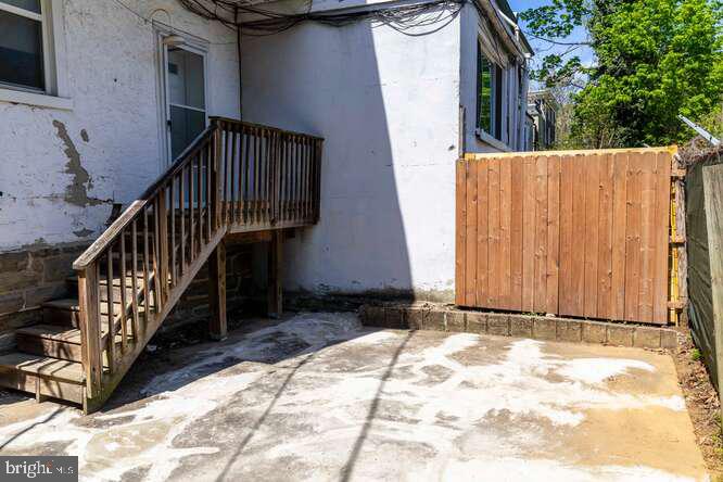 7135 CHEW AVE #3