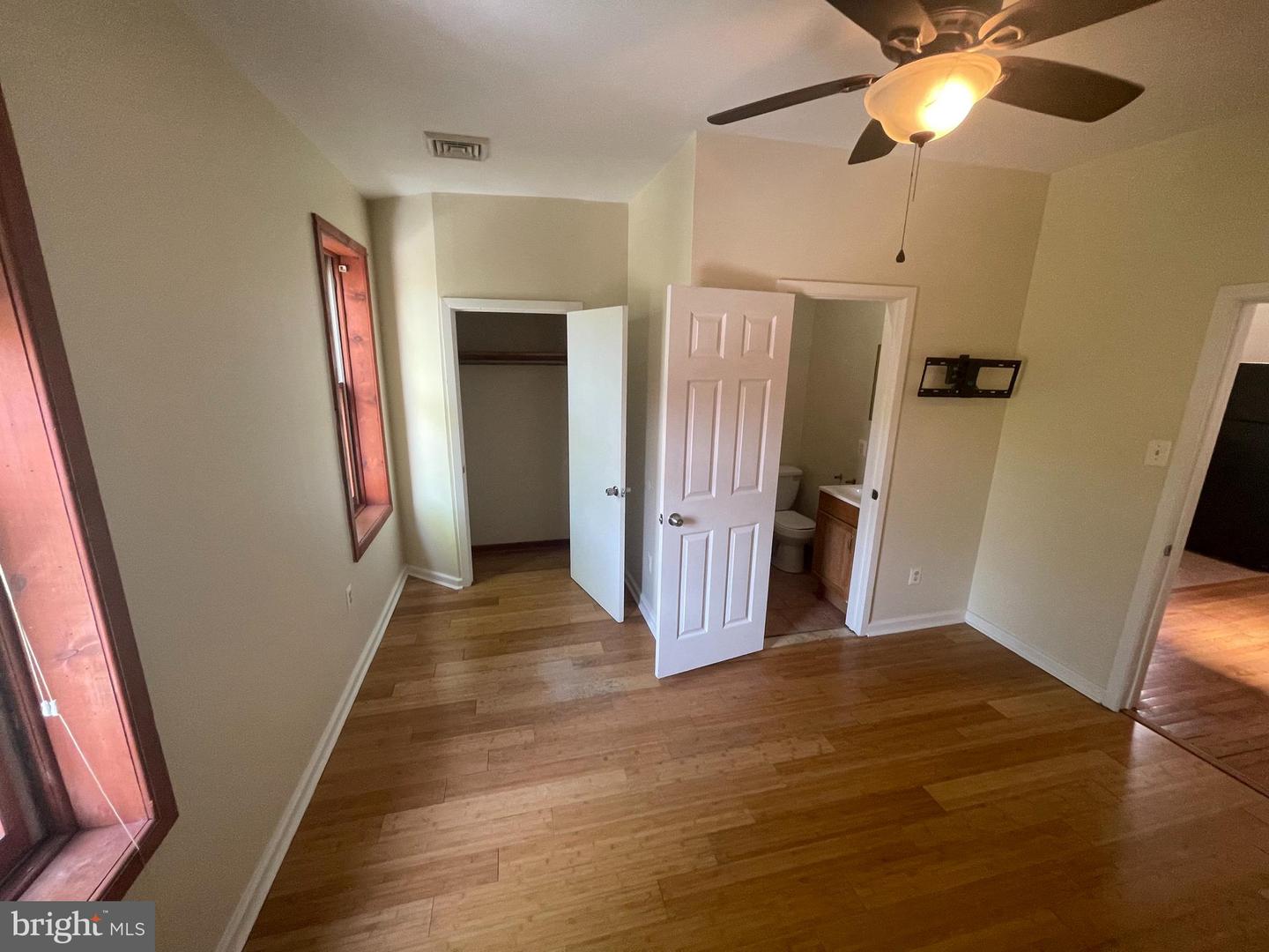 1728 W DIAMOND ST #3