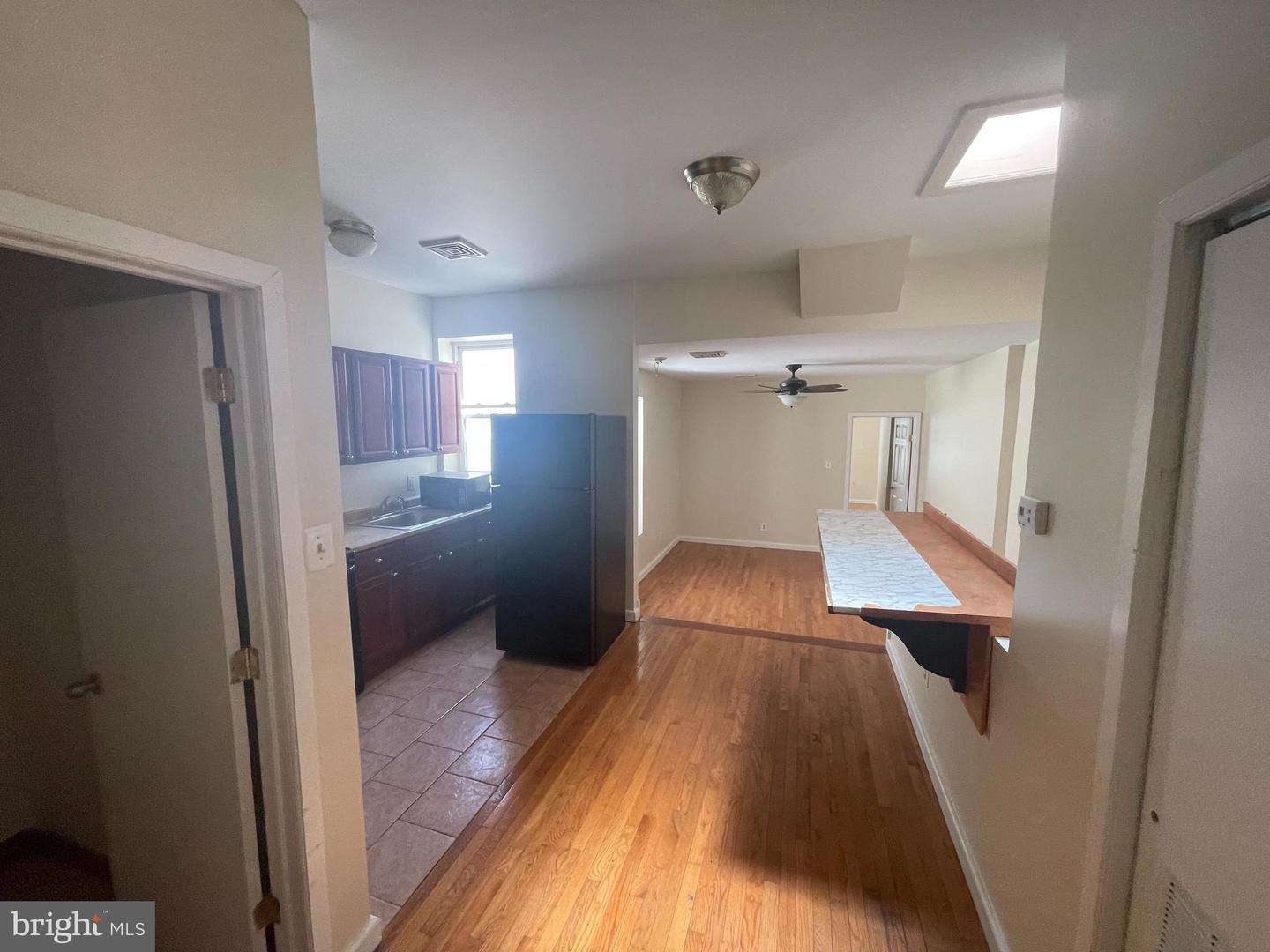 1728 W DIAMOND ST #3