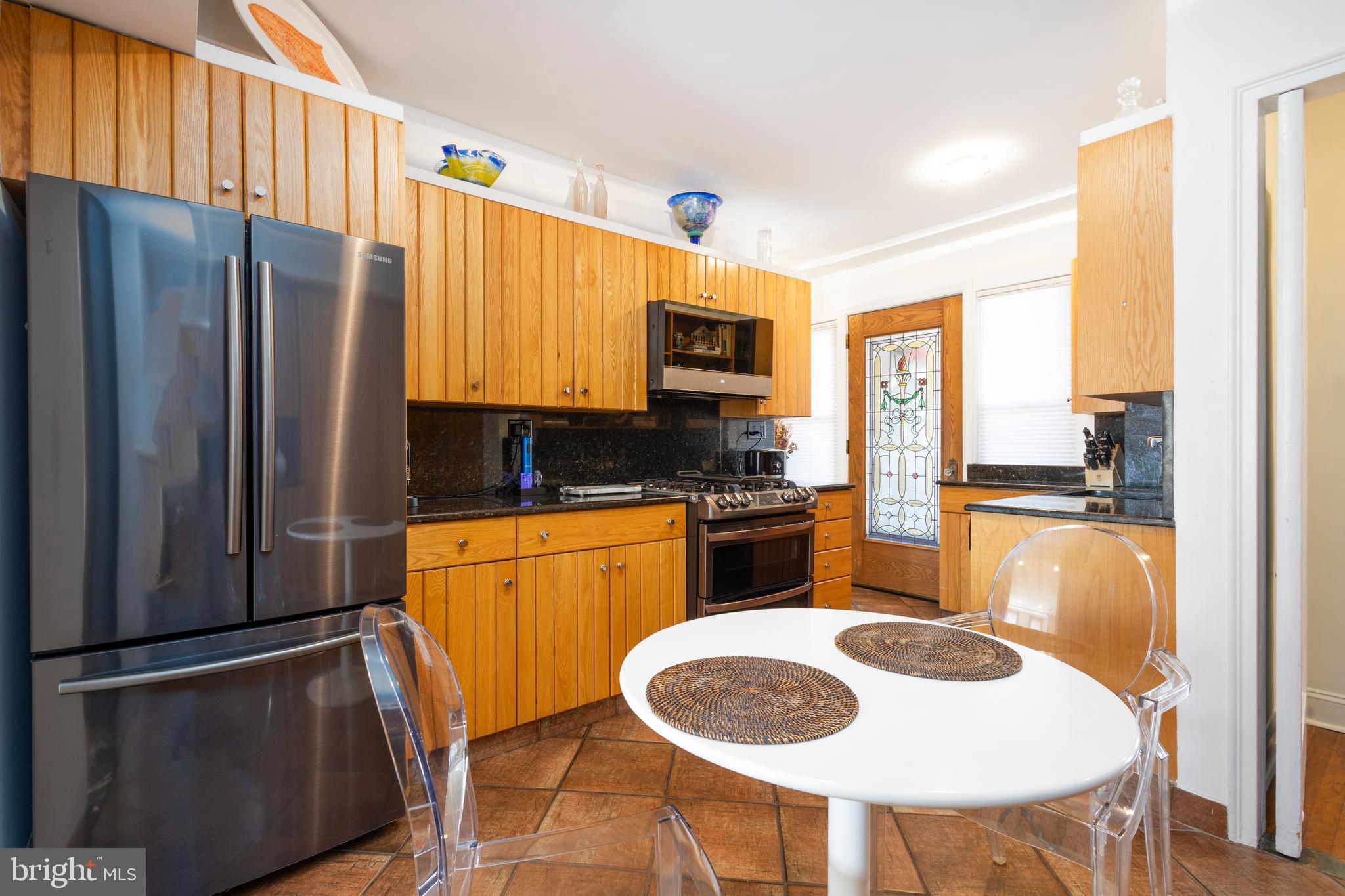 1901 Walnut St #15b