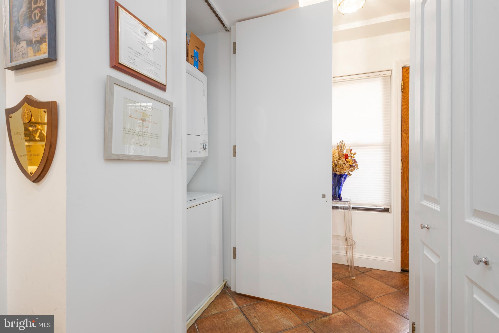 1901 Walnut St #15b