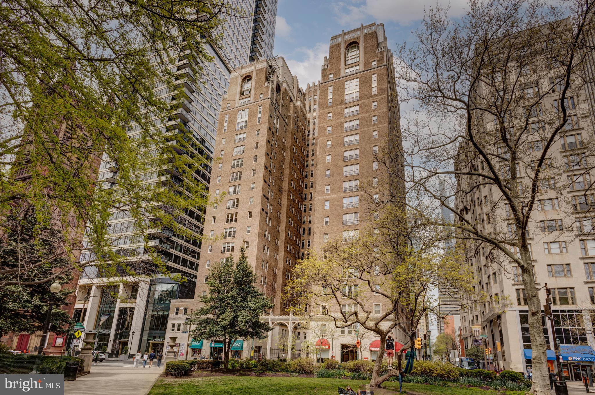 1901 Walnut St #15b