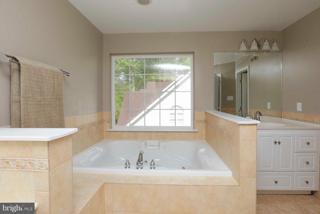 4109 GYPSY LN
