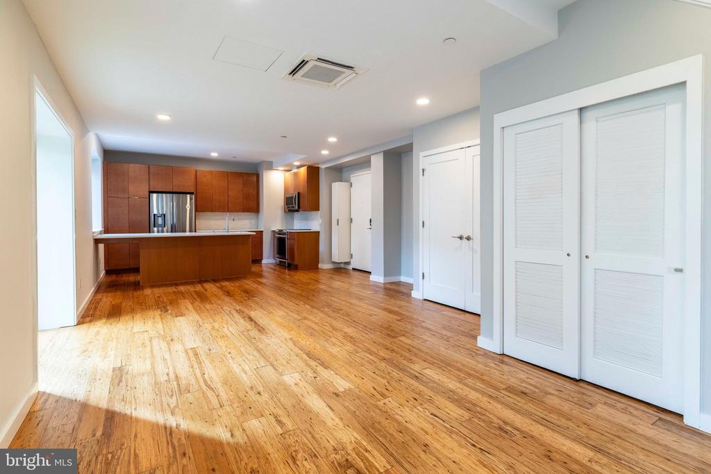 7111 GERMANTOWN AVE #206