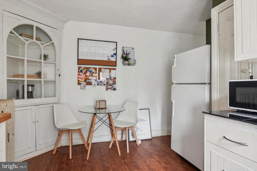 23 W WALNUT LN #UNIT 2