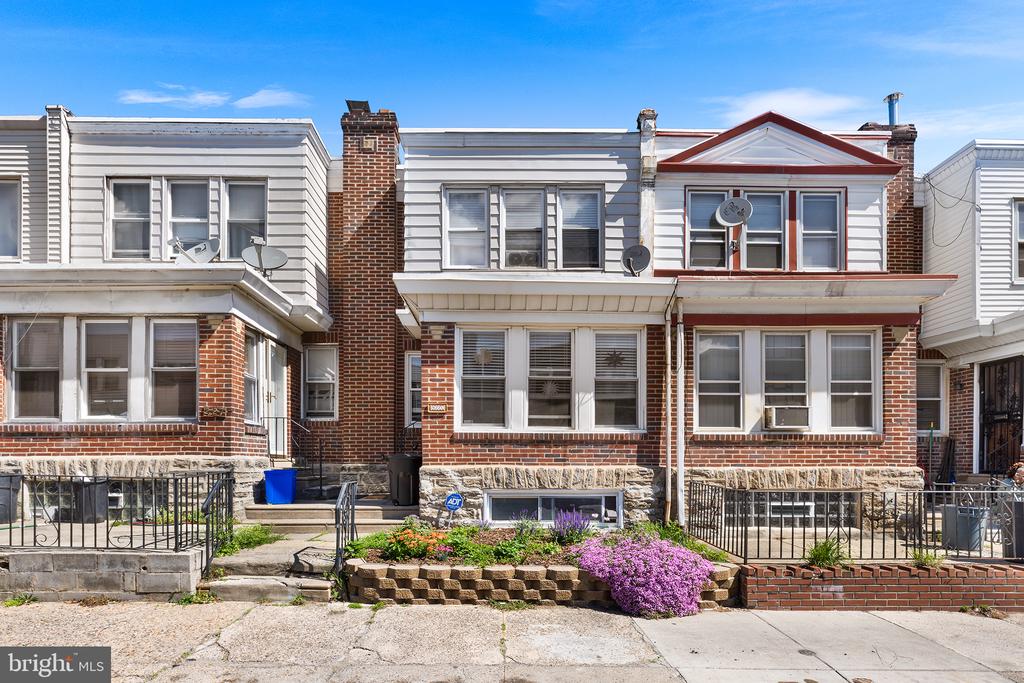 225 Rosemar St
