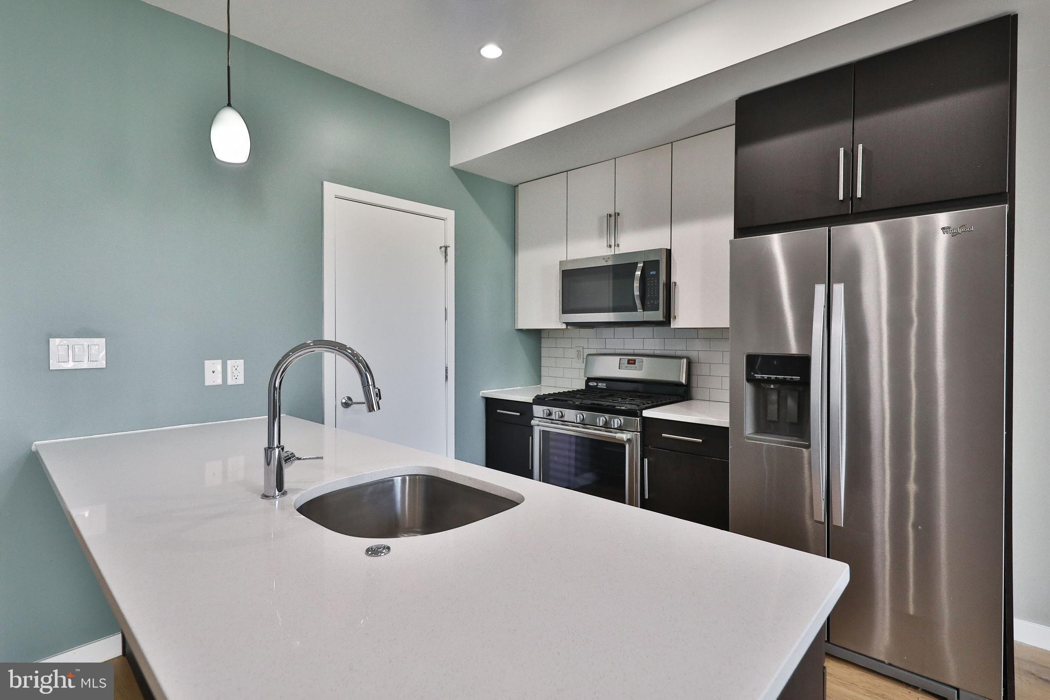 2006-10 FRANKFORD AVE #302