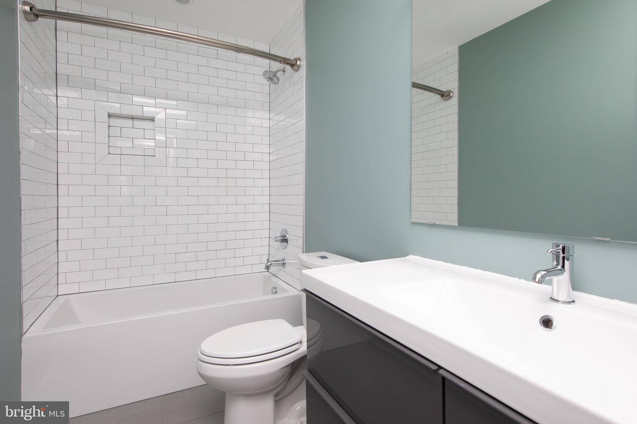 2006-10 FRANKFORD AVE #302