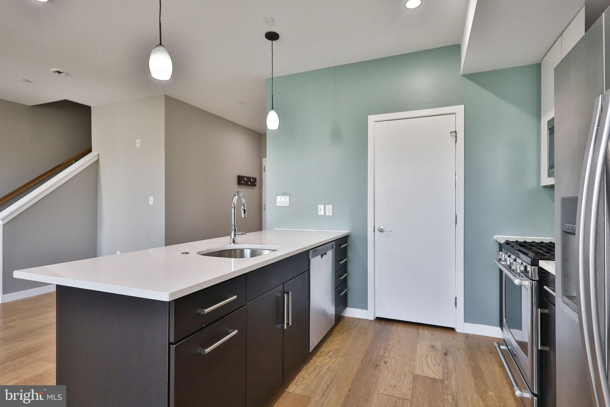 2006-10 FRANKFORD AVE #302