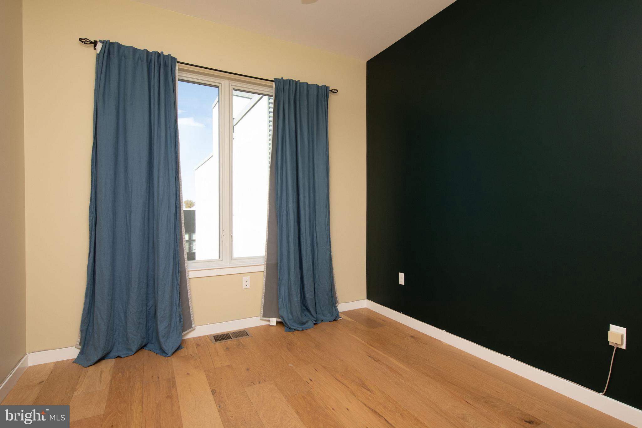 2006-10 FRANKFORD AVE #302