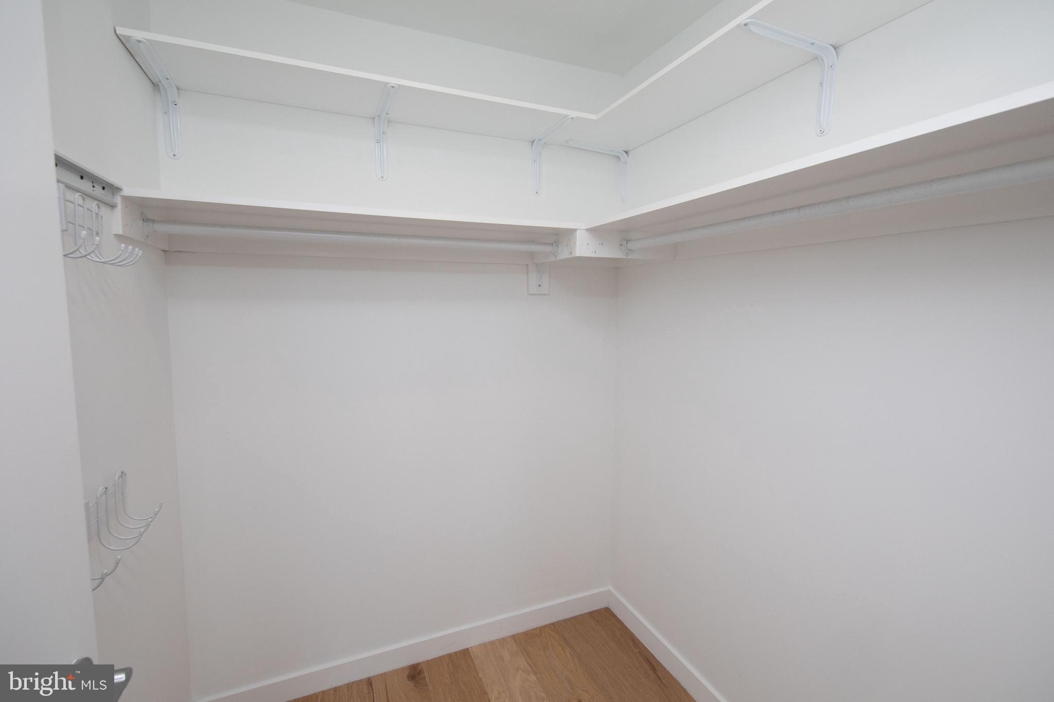 2006-10 FRANKFORD AVE #302