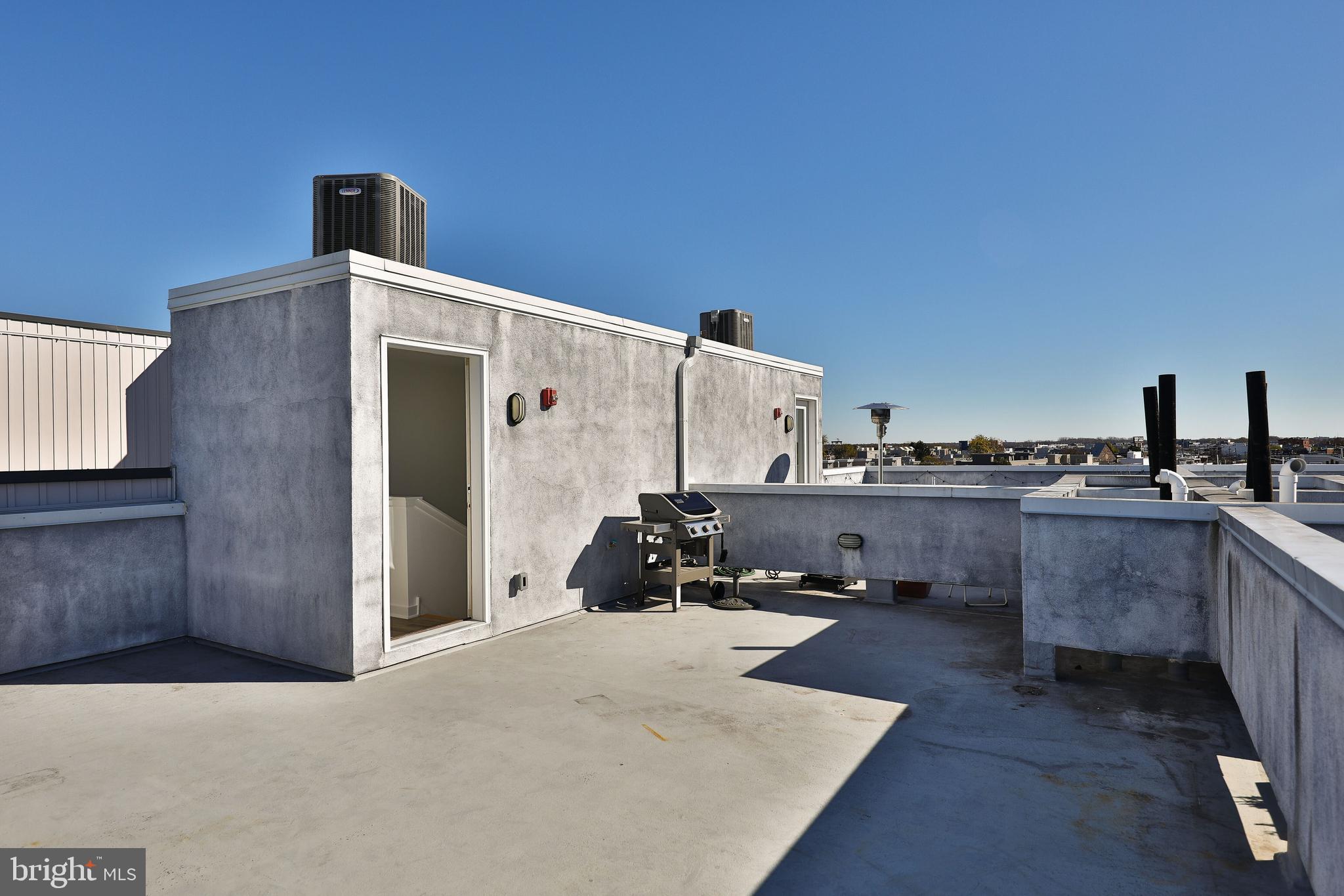 2006-10 FRANKFORD AVE #302