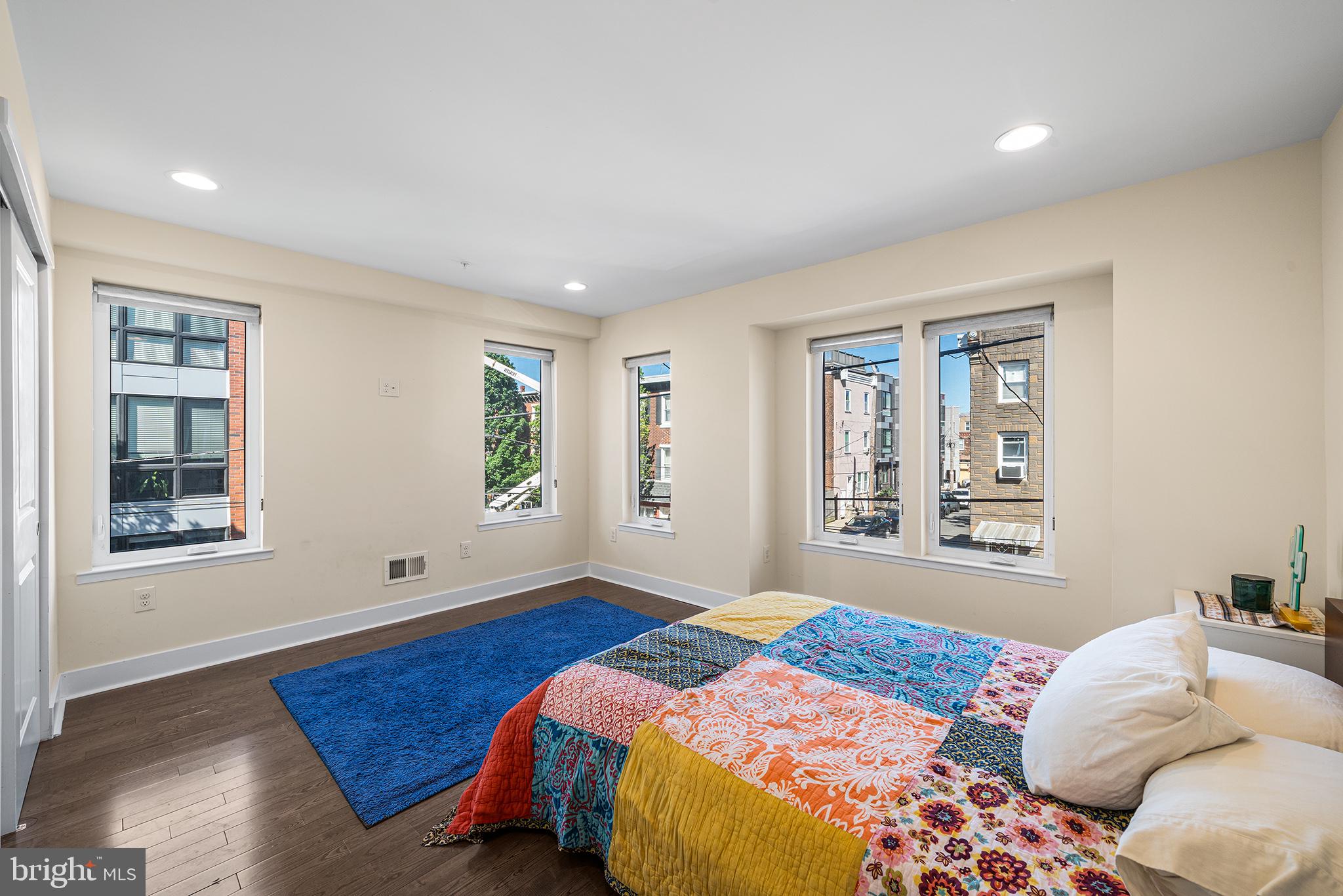2315 Sepviva St
