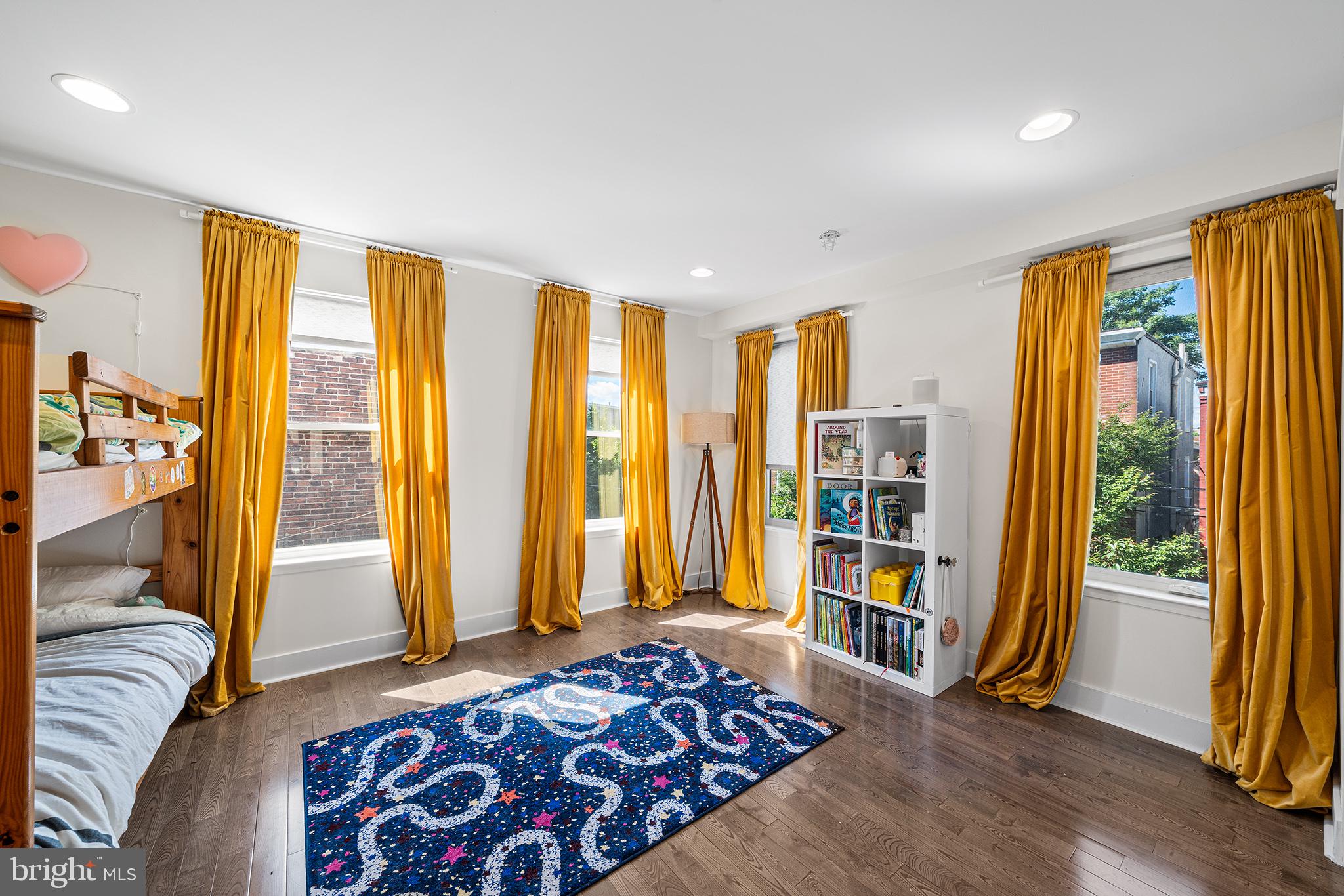 2315 Sepviva St