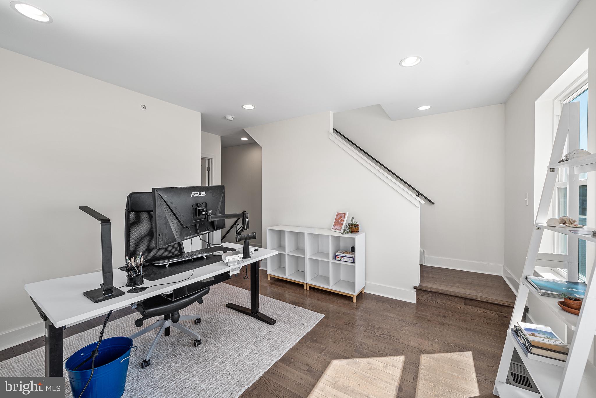 2315 Sepviva St