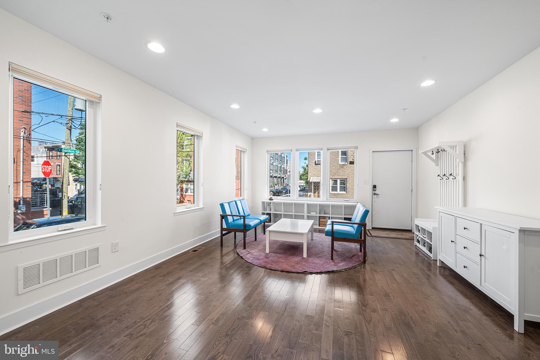 2315 Sepviva St